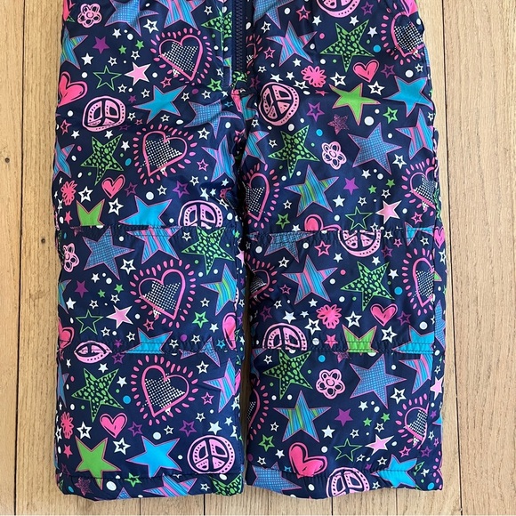 Skechers Size 2T Stars & Hearts Printed Snow Bib Overalls - Picture 2 of 7